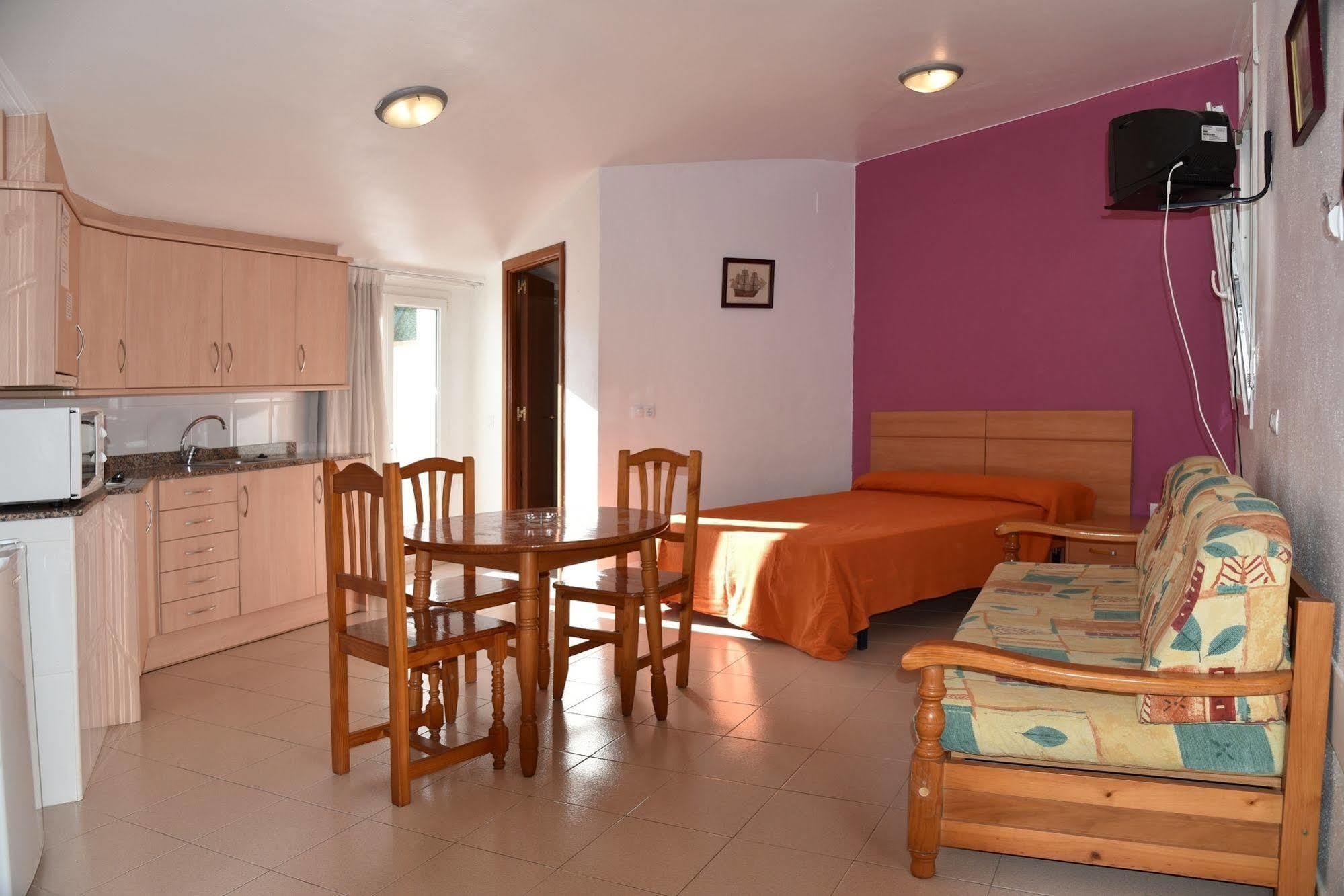 Apartamentos Ar Dosjoimi Lloret de Mar Buitenkant foto