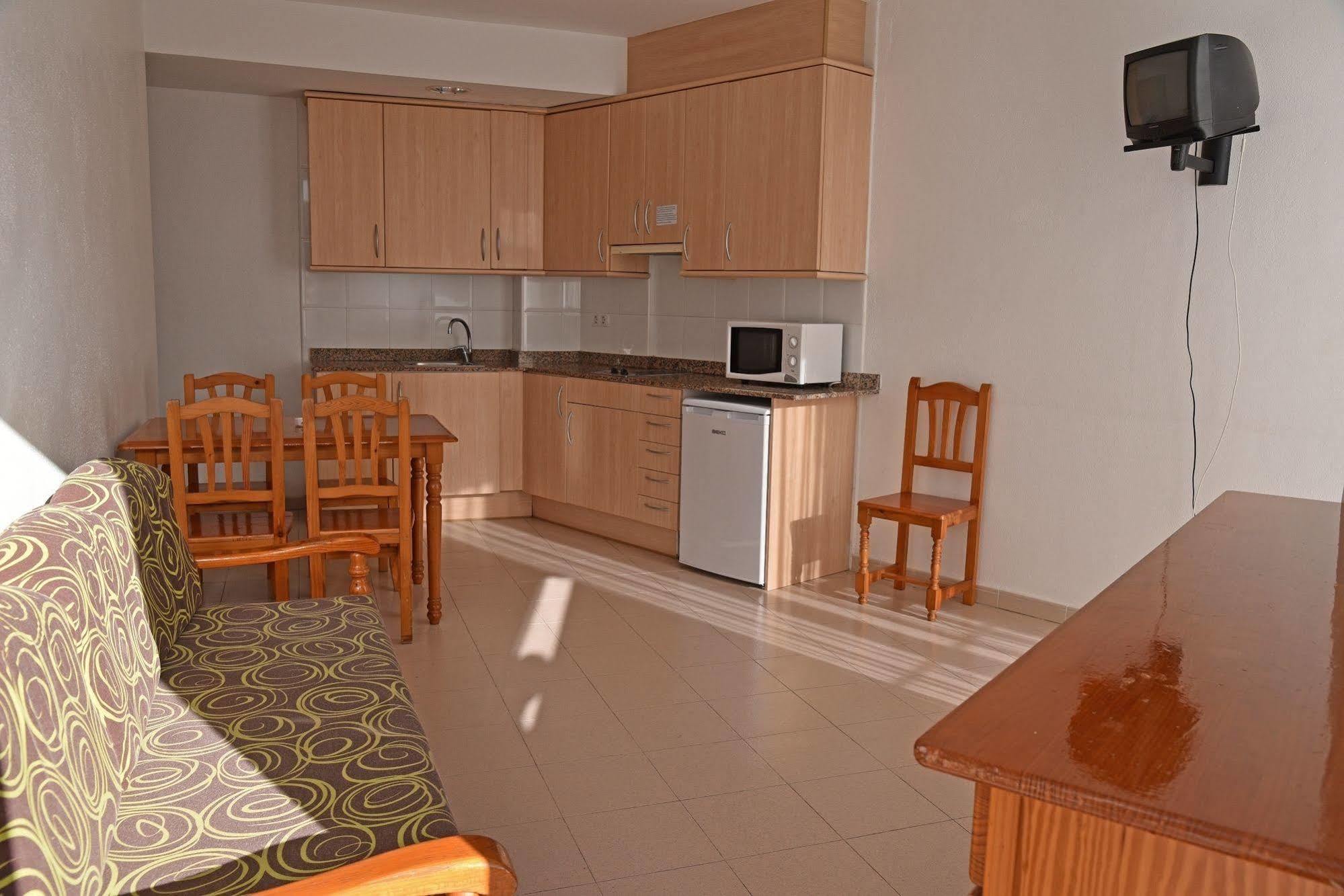 Apartamentos Ar Dosjoimi Lloret de Mar Buitenkant foto