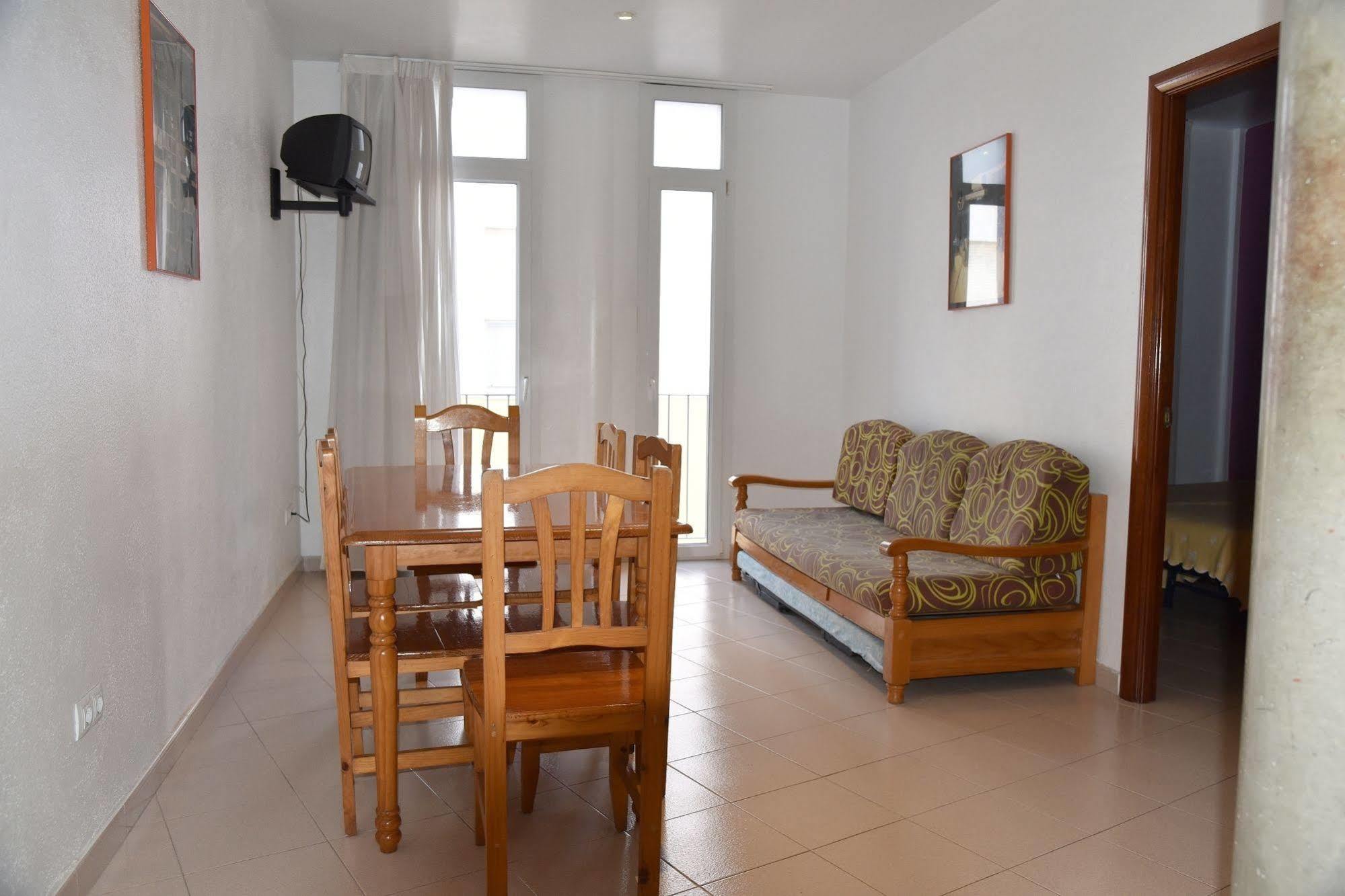 Apartamentos Ar Dosjoimi Lloret de Mar Buitenkant foto