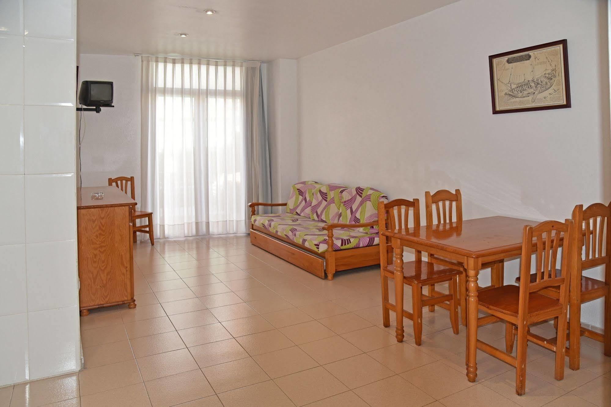 Apartamentos Ar Dosjoimi Lloret de Mar Buitenkant foto